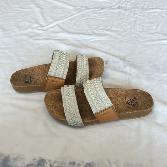 Good condition. Reef sandals. White/cream macrame, tan leather accent, cork sole - Picture 2 of 3